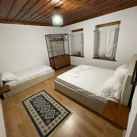 Rian Lägenhet Gjirokastër